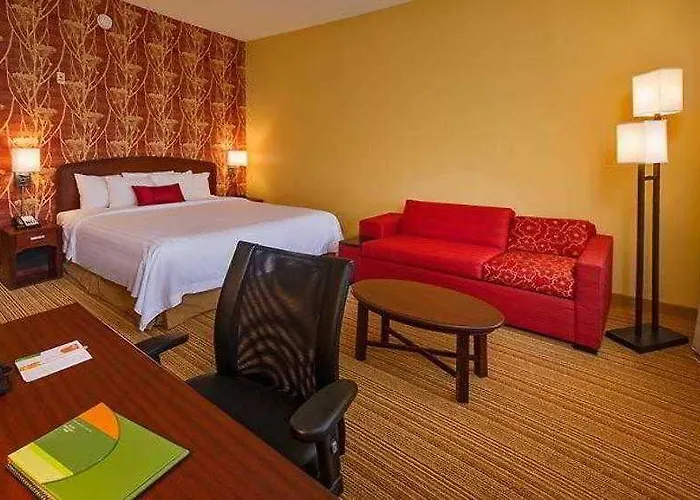 Courtyard By Marriott Airport Coliseum Hotel