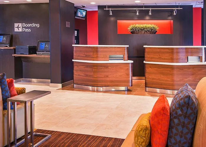 Hotel Courtyard By Marriott Airport Coliseum 3*