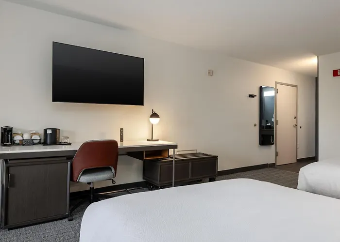 Courtyard By Marriott Airport Coliseum