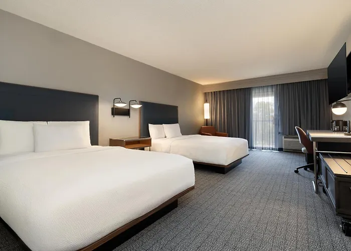 Courtyard By Marriott Airport Coliseum Hotel 3*