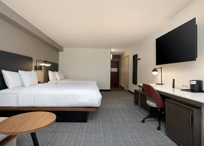 Hotel Courtyard By Marriott Airport Coliseum 3*
