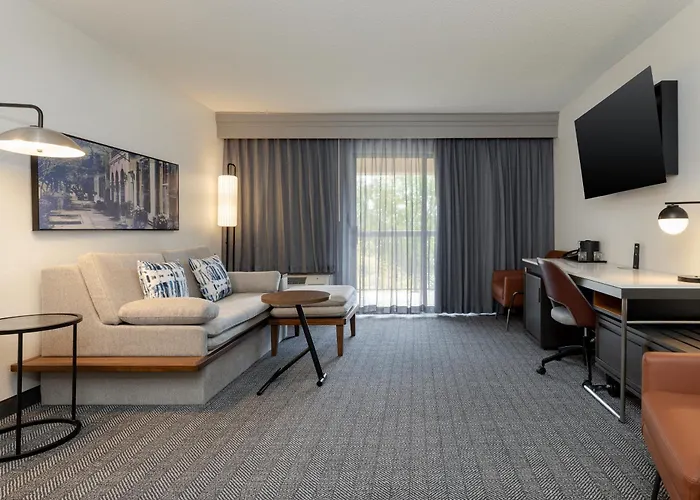 Courtyard By Marriott Airport Coliseum 3*