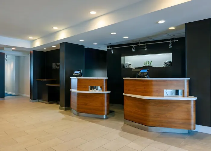Courtyard By Marriott Airport Coliseum