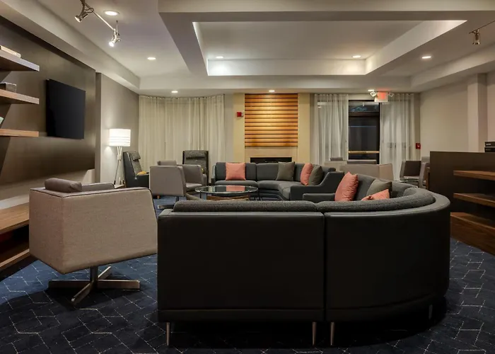 Courtyard By Marriott Airport Coliseum Hotel 3*