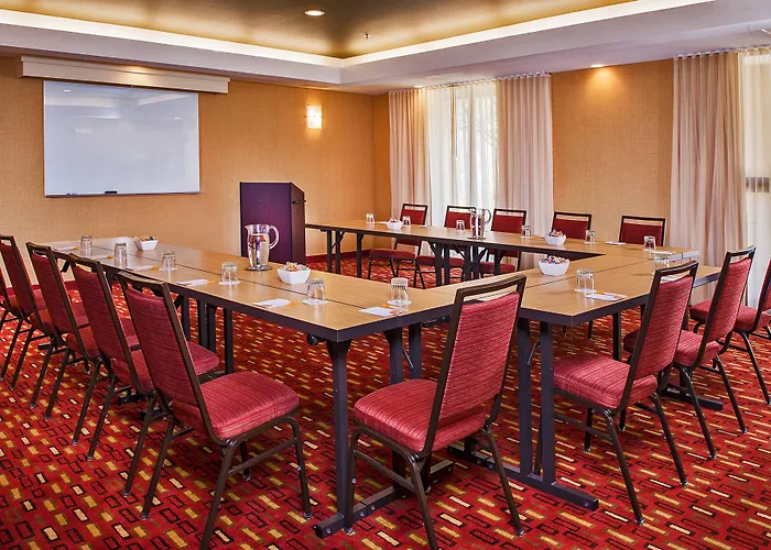 Courtyard By Marriott Airport Coliseum