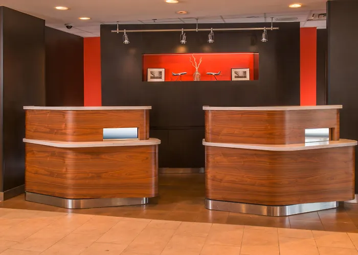 Courtyard By Marriott Airport Coliseum Hotel 3*