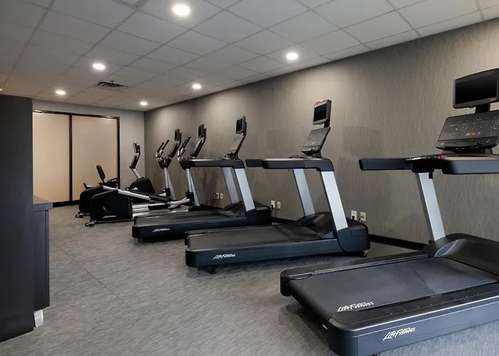 Courtyard By Marriott Airport Coliseum Hotel