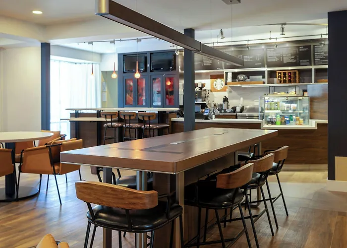 Courtyard By Marriott Airport Coliseum Hotel 3*