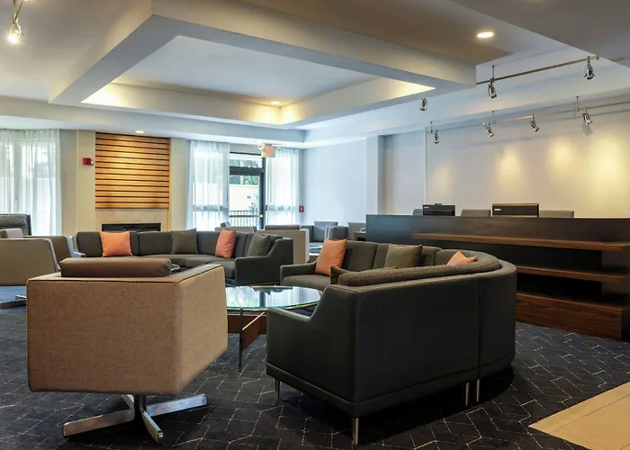 Hotel Courtyard By Marriott Airport Coliseum 3*