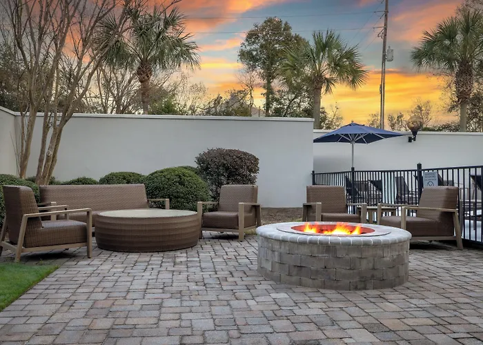 Courtyard By Marriott Airport Coliseum Hotel