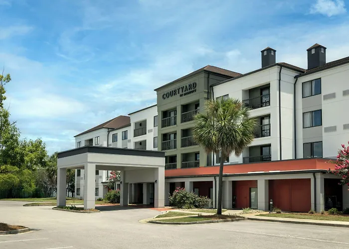 Courtyard By Marriott Airport Coliseum Hotel 3*