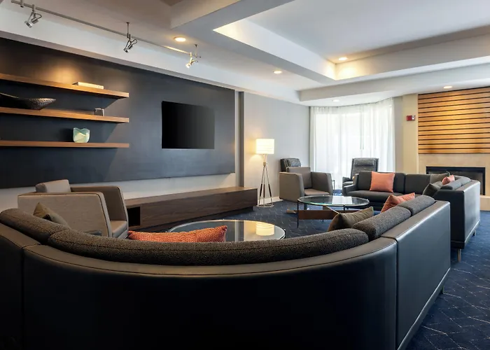 Courtyard By Marriott Airport Coliseum